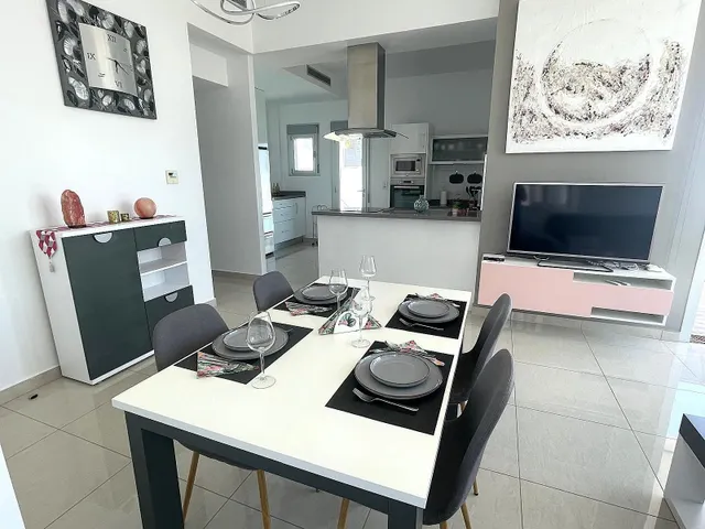 Excepcional Villa en Pilar de la Horadada: Lujosa Villa de una Planta con Licencia Turística — 33