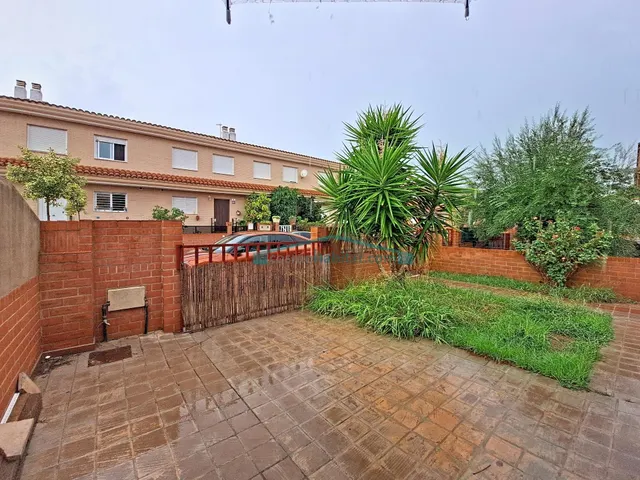 Chalet con jardín, 4 dormitorios y sótano independiente en Alfara de la Baronía — 2