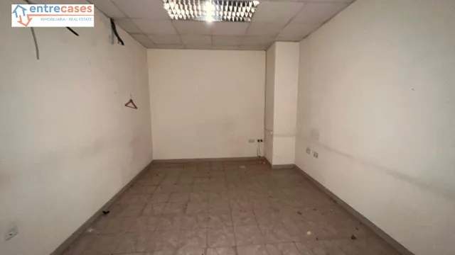 LOCAL COMERCIAL EN RICARDO PORTALES — 44
