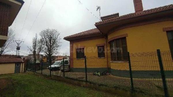 Venta casa en Gordaliza del Pino (León) - foto 2