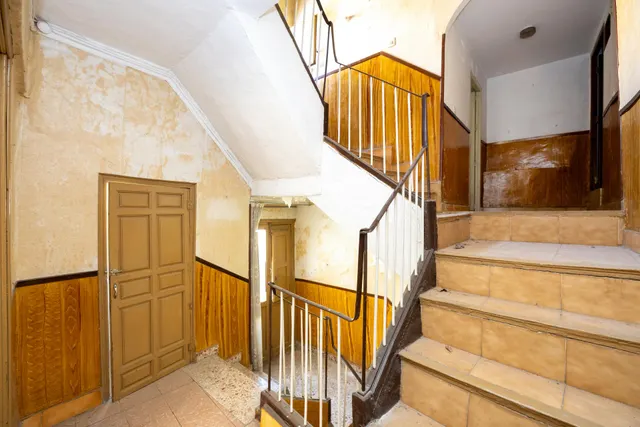 Casa para reformar en el centro de Lanjarón con gran potencial de inversión — 30