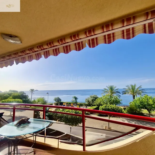 SE VENDE APARTAMENTO EN PRIMERA LINEA DEL MAR