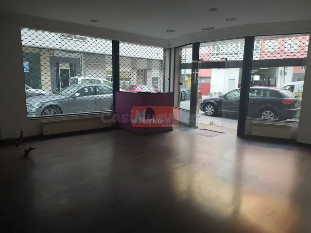 SE VENDE BAJO COMERCIAL ACONDICIONADO - foto 2