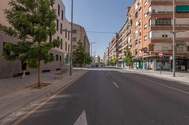 Alquiler plaza de aparcamiento para moto en Arabial — 46