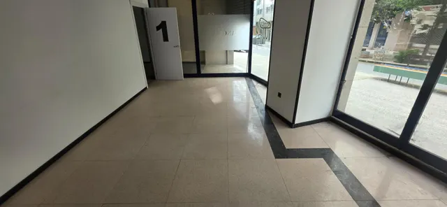 LOCAL COMERCIAL ACONDICIONADO DE 350 METROS EN PLENA — 22