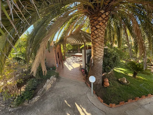 Amplia Casa con Terreno y Piscina en Las Huertas del Rio, Archidona — 18