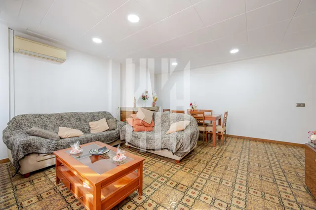 PISO CON TERRAZA PRIVADA Y GARAJE EN TAIALÀ - foto 4