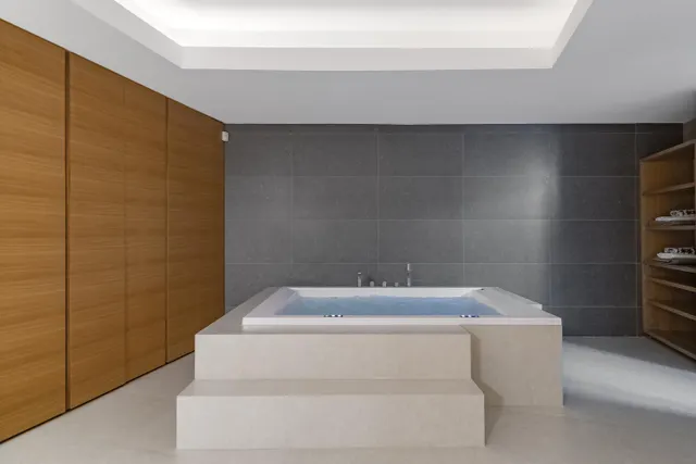 Spectacular Beachfront Designer Villa in Marbella — 8