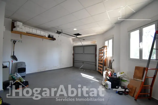 ¡GRAN OPORTUNIDAD! PAREADO REFORMADO, EXTERIOR CON TERRAZA Y ASCENSOR — 47