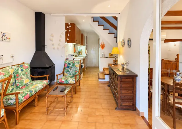 Casa a solo 300 metros de la playa, con dos terrazas y vistas despejadas en l'Escala — 9