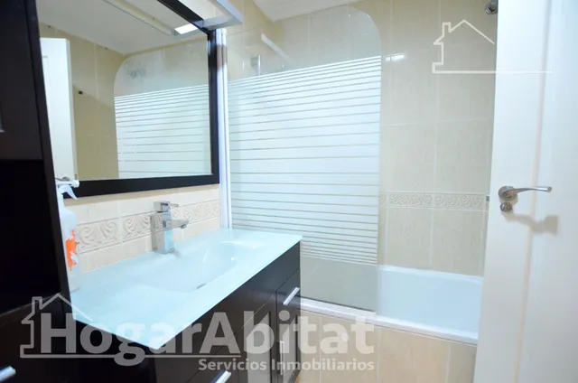 ¡En pleno centro! Impecable, exterior y luminoso con garaje y ascensor, todo amueblado — 23