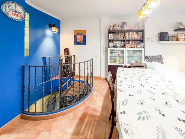 ÁTICO-DÚPLEX CON ESPECTACULAR TERRAZA — 12