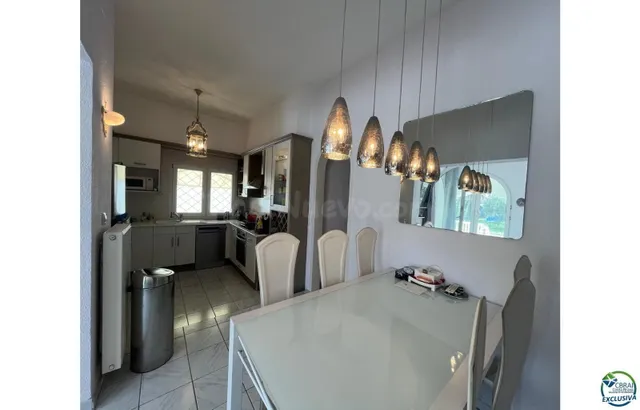 En venta casa al canal orientación sud-este , terreno de 542 - foto 5
