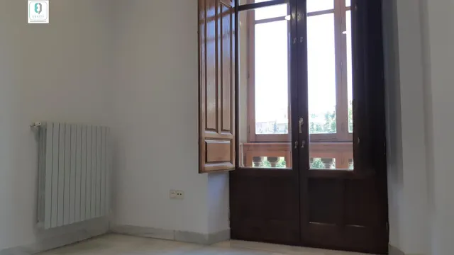 Preciosa oficina en alquiler en el centro de Granada — 7