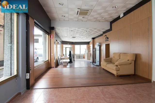 A5895V5. Puede ser el mejor LOCAL de MARACENA. www.idealhouse.es — 12