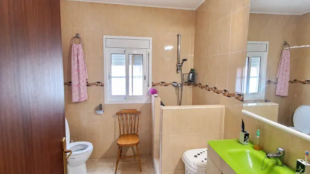 Amplia Casa con Terreno en Can Nicolau de Dalt , Castellbisbal, Ideal para Entrar a Vivir — 11