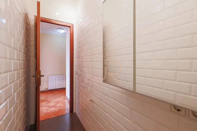 VENTA de AMPLIO en BREDA:  4 DORMITORIOS, MUY LUMINOSO y JUNTO al CENTRO DE BREDA — 27