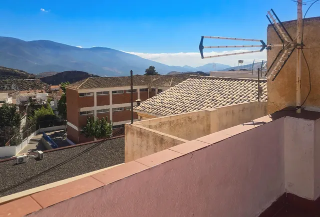 CASA CON GARAJE EN EL CENTRO DE LANJARÓN — 21