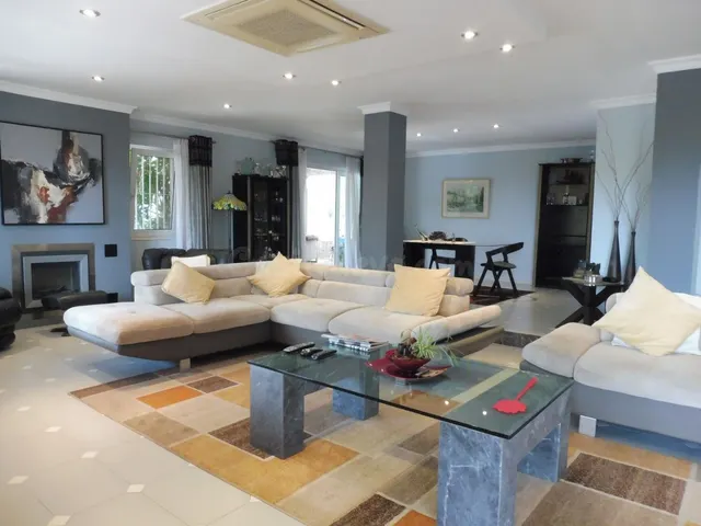 Villa de Lujo de 5 dormitorios en La Carihuela, Torremolinos — 3