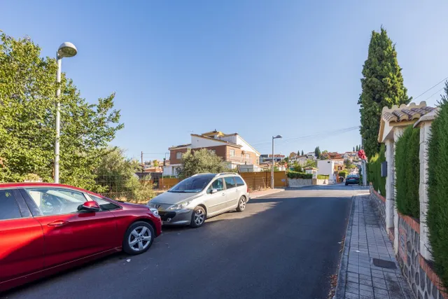 Compra tu parcela para hacer la casa de tus sueños a 5 min de Granada. Huétor Vega — 17