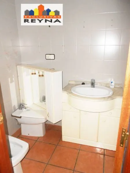 VIVIENDA ENTRESUELO CON CUATRO DORMITORIOS — 5