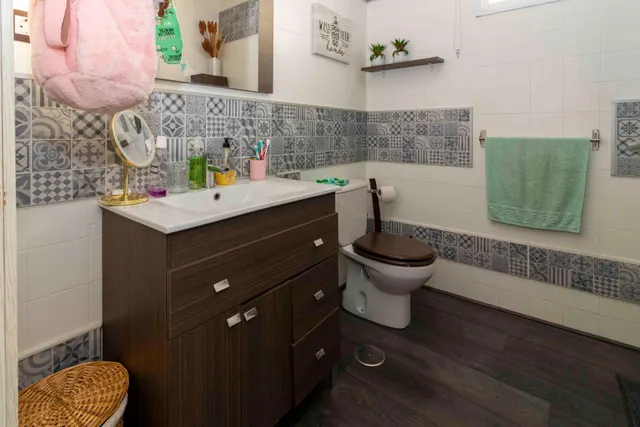 PISO CON ENCANTO EN EL CASCO ANTIGUO — 25