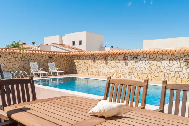 CHALET independiente con piscina privada y parcela segregable de 809 m2 en Torreta Florida — 12