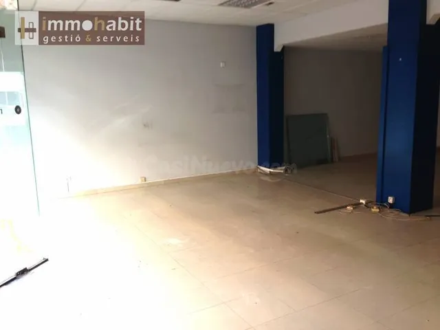 LOCAL EN PARDINYES DE 90 M2 MAS 70 M2 DE ALTILLO - foto 2