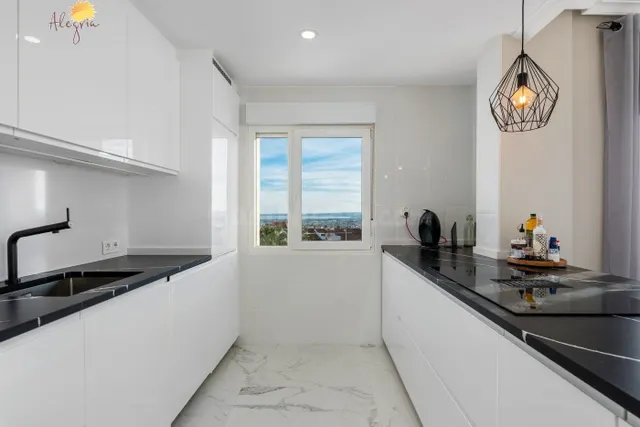 Ático único de 170m2 con vistas panorámicas en Ciudad Quesad - foto 4
