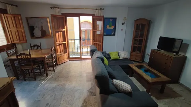 Amplio Piso de 4 Dormitorios en Alquiler en el Centro | REF: