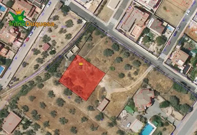 Solar urbano de 825 m2 en Albolote.
