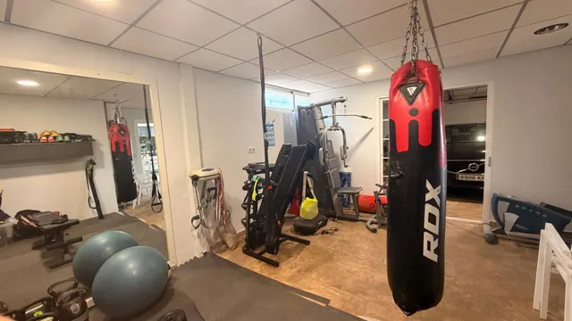 CHALET INDEPENDIENTE EN LOS CONEJOS CON PISCINA, CINCO DORMITORIOS Y AMPLIAS ZONAS DE OCIO — 22