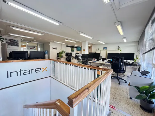 Espectacular local oficina con 170 m2 en Avenida Barcelona zona Esclat — 11