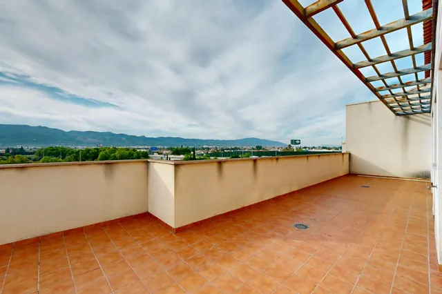Un ático para estrenar. Una terraza para disfrutar. Una vida por comenzar. — 14