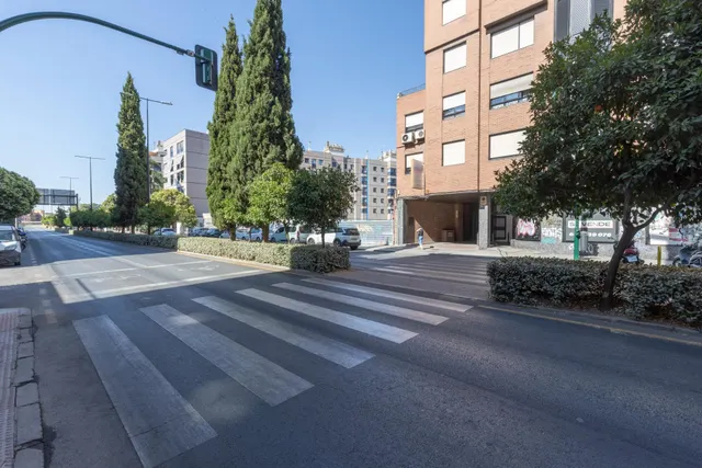 Ideal inversores!!! 35 plazas de aparcamiento y 5 trasteros, todo alquilado — 37
