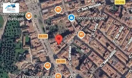 Venta local comercial en Coria — 2
