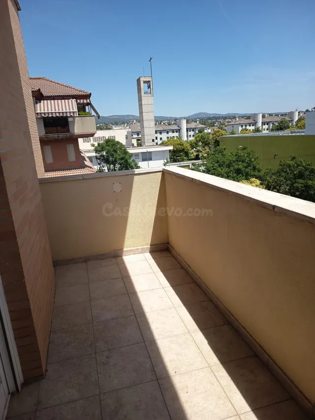 Piso en urbanización junto al Carrefour sierra!! - foto 2