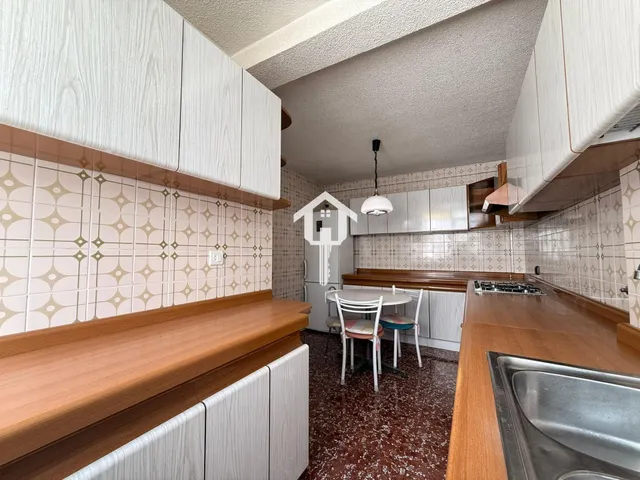 Piso en venta en Alicante. 85m2, 3 habitaciones, 1 baño con bañera, tercera planta con ascensor. zona de campoamor — 36