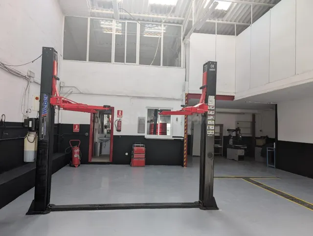 NAVE INDUSTRIAL EN MAGNÍFICO ESTADO CON LICENCIA E INSTALACI - foto 2