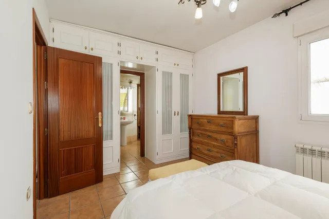 Magnífico adosado con apartamento independiente en Bola de Oro, Granada — 14