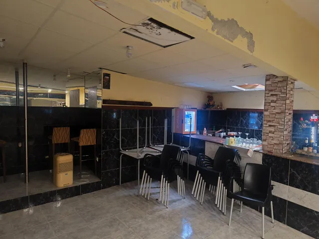 Casa y negocio en Mera de Arriba, Ortigueira. — 15