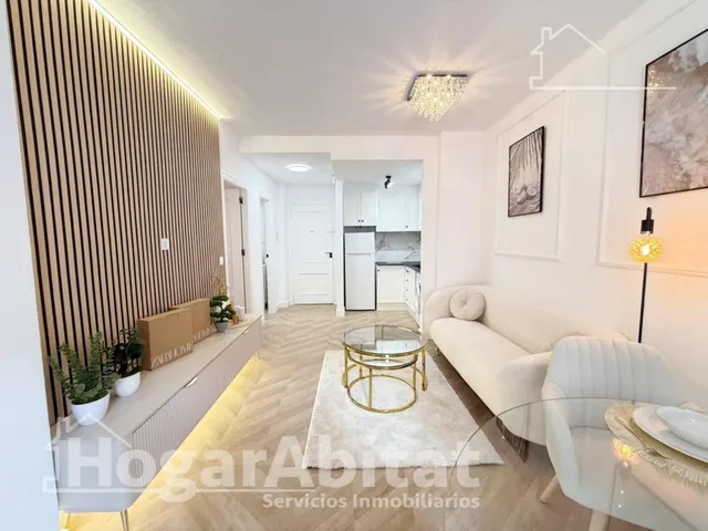 MODERNO, ACOGEDOR Y EXTERIOR EN RESIDENCIAL CON PISCINA Y BALCÓN — 8
