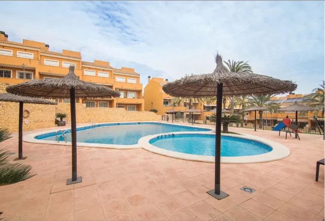 AMPLIO DUPLEX EN CAMPO DE GOLF — 2