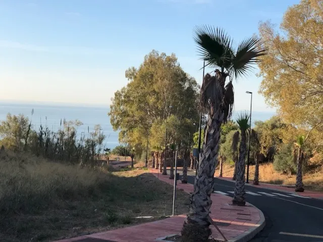 se venden parcelas urbanas en una exclusiva urbanizacion en benalmadena — 10