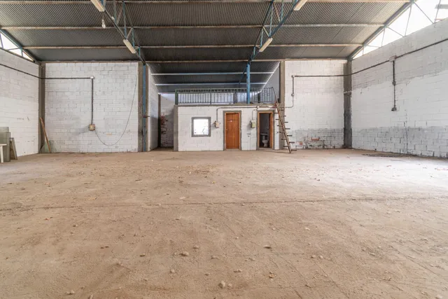 NAVE INDUSTRIAL DE 240M2 EN JUN-GRANADA — 8