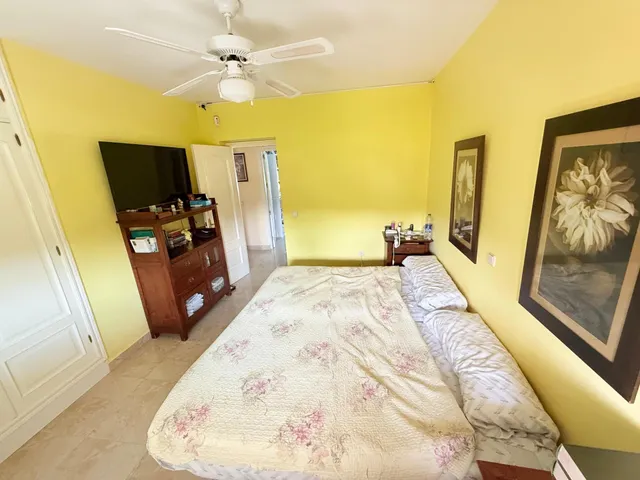 VENTA EN PLENO DOMINIO · Gran chalet de 545 m2 con placas solares y parcela privada de 3.000 m2 · Boadilla del Monte — 13