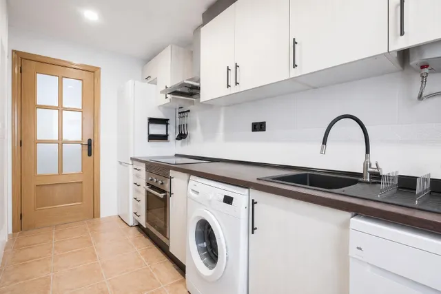 Piso disponible de 2 habitaciones en el Cabanyal. — 11