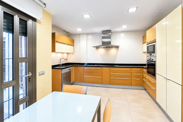 Espectacular chalet con piscina en orihuela centro — 8