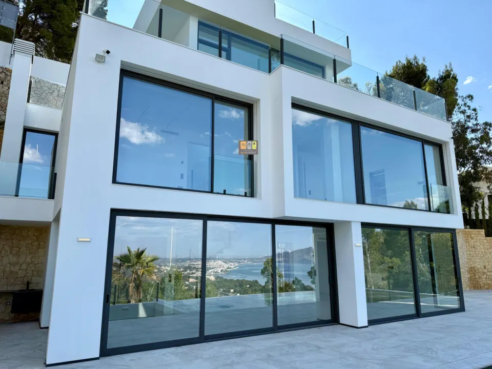 FANTÁSTICA VILLA DE OBRA NUEVA EN ALTEA HILLS