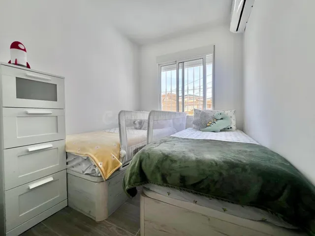 Villa de 5 dormitorios y 4 baños en San Miguel de Salinas (Alicante) — 16